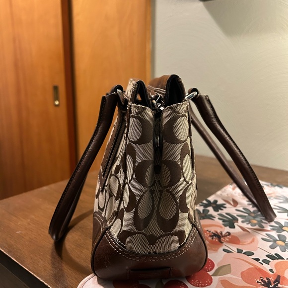 Coach Signature Brown Hampton Handbag 11589 - Picture 2 of 8